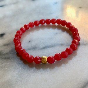 Satya fuchsia agate lotus stretch bracelet